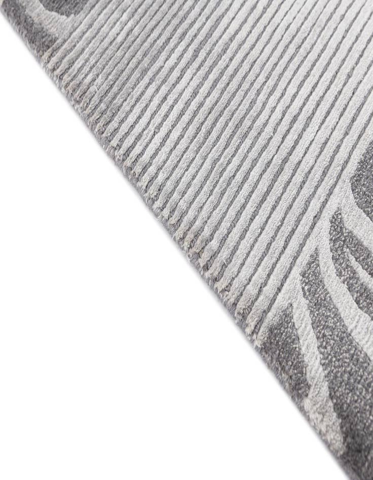 Detail image of 2' 8 x 5' 1  Hand Knotted Darya Wool Rug