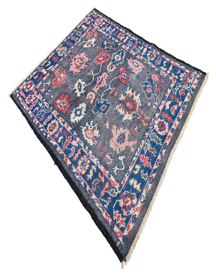 Detail image of 4' 10 x 6'  Hand Knotted Darya Wool Rug