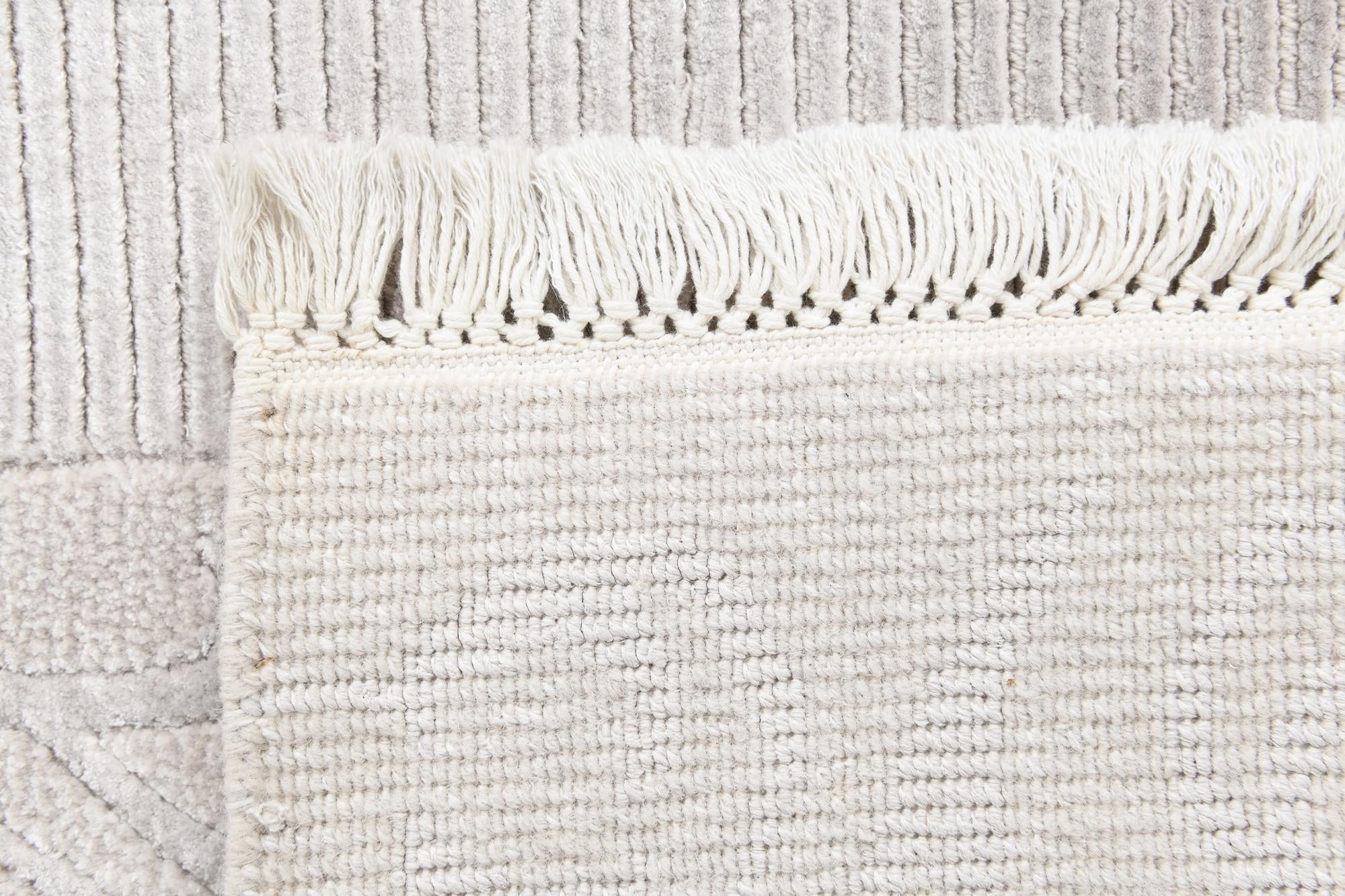 2' 8 x 5' 2 Hand Knotted Darya Wool Rug