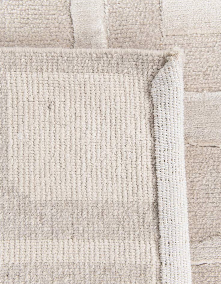 Detail image of 3' 1 x 5' 2  Hand Knotted Darya Wool Rug