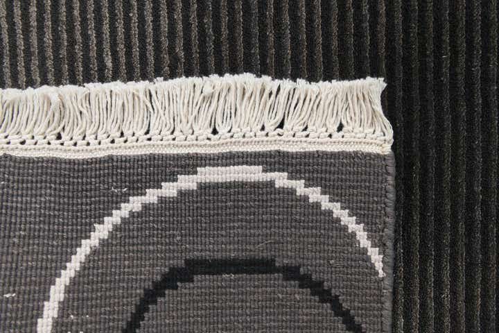 5' 6 x 7' 10 Hand Knotted Darya Wool Rug