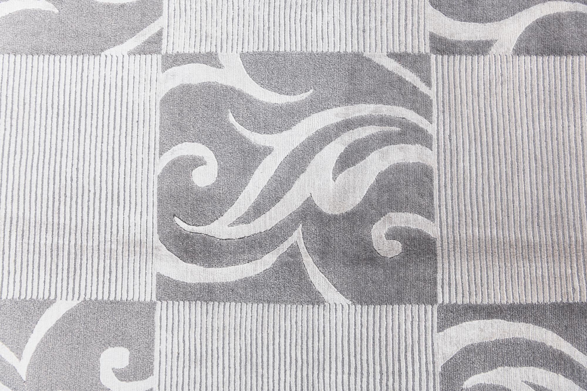 5' 7 x 7' 11 Hand Knotted Darya Wool Rug