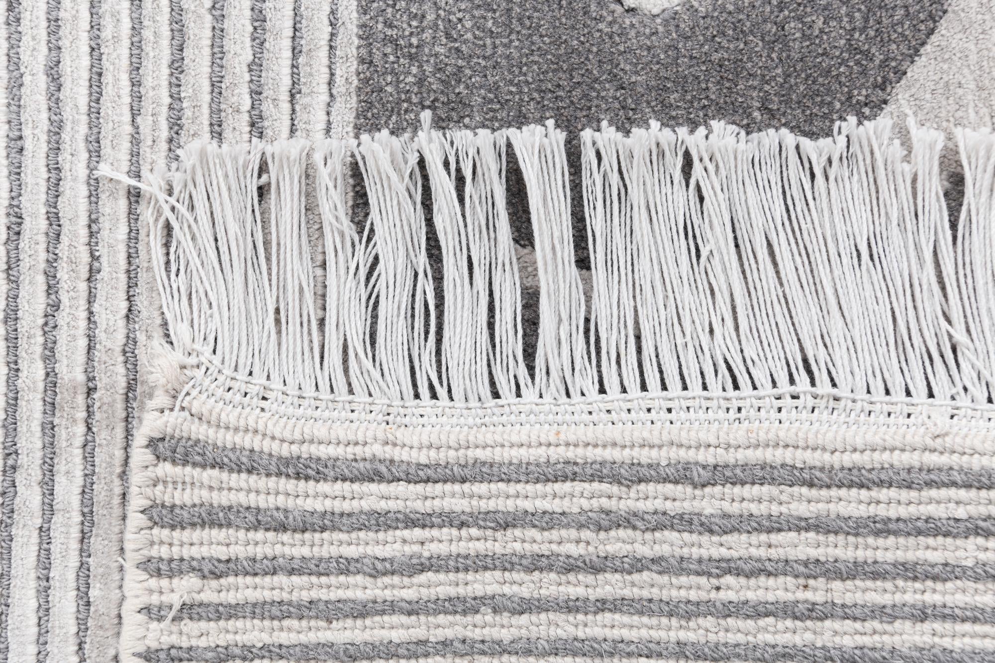 5' 9 x 8' Hand Knotted Darya Wool Rug