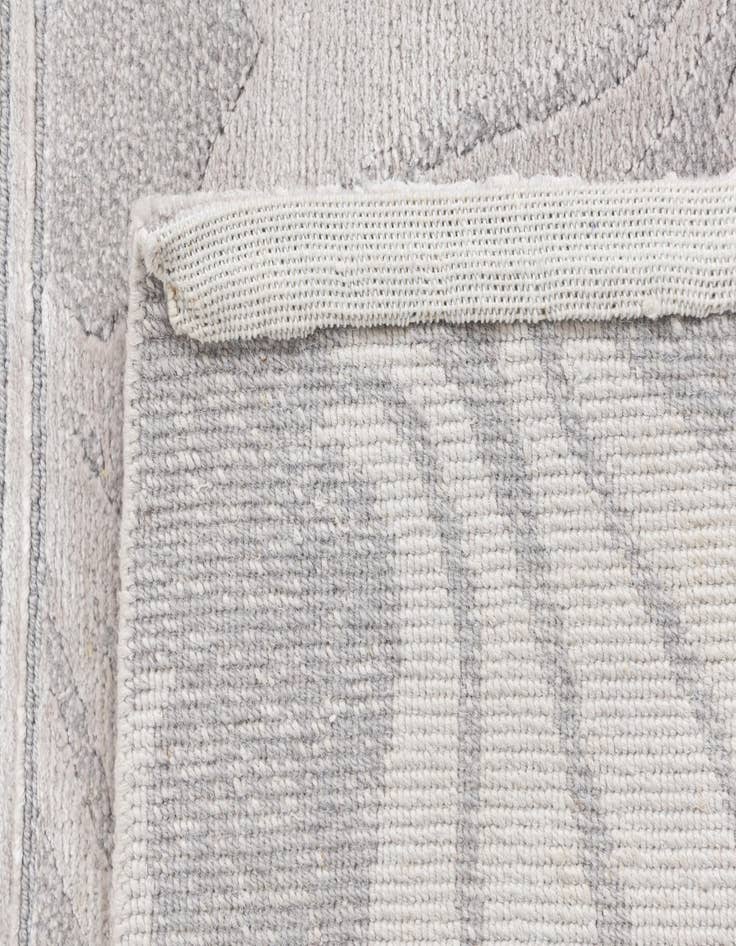 Detail image of 3' 1 x 5'  Hand Knotted Darya Wool Rug