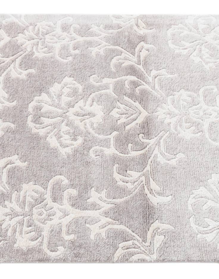 Detail image of 2' 7 x 4' 11 Hand Knotted Darya Wool Rug