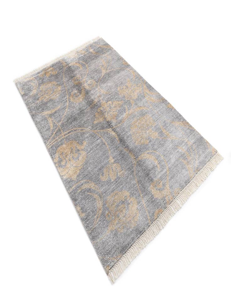 Detail image of 4' 3 x 6' 4 Darya Rug