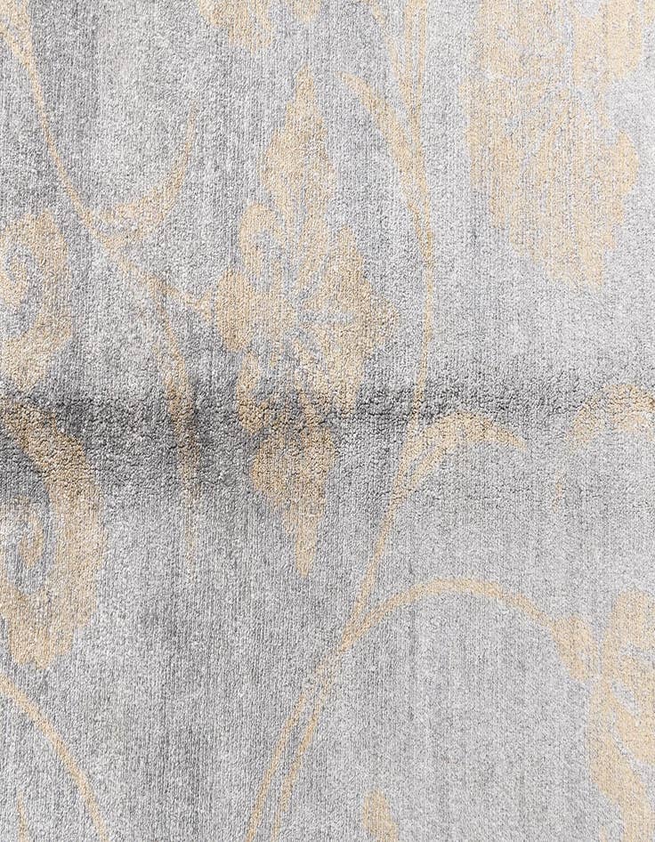 Detail image of 4' 3 x 6' 4 Darya Rug