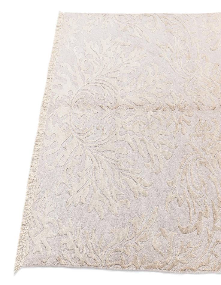 Detail image of 4' 3 x 6' 3 Darya Rug