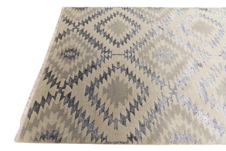 Detail image of 5' x 7' 8 Hand Knotted Darya Rug