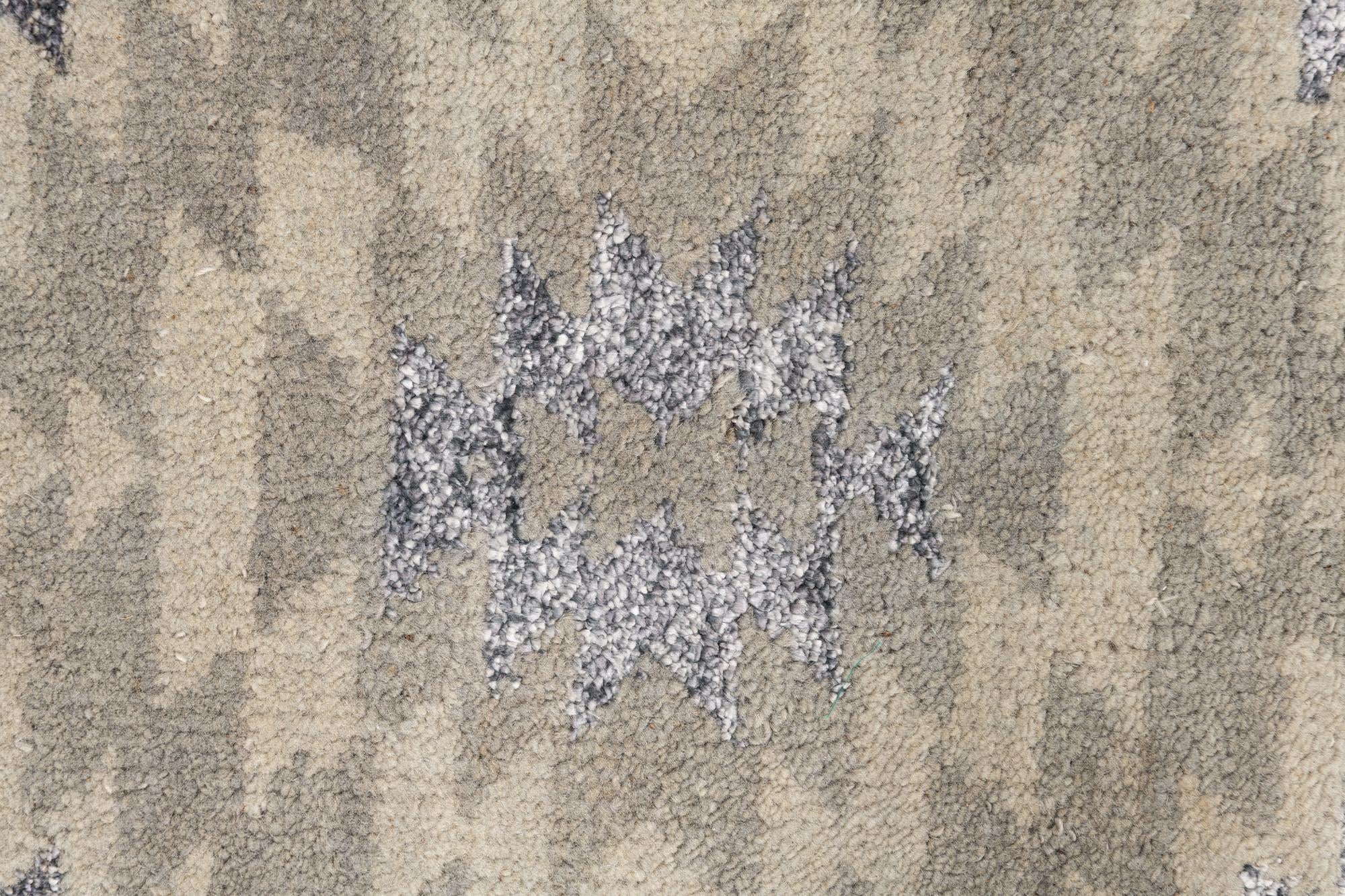 5' x 7' 8 Hand Knotted Darya Rug