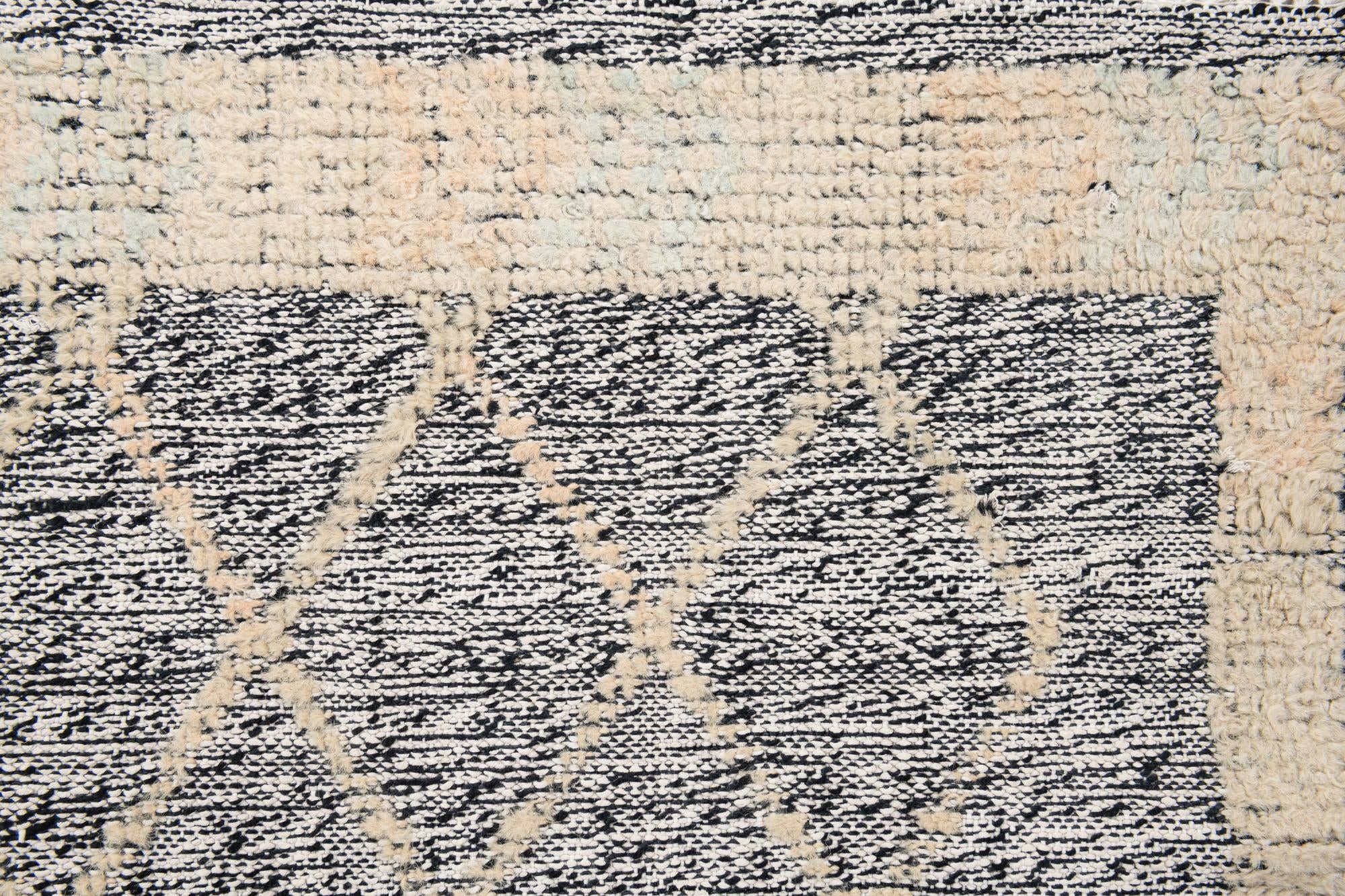 7' 10 x 9' 10 Hand Knotted Darya Wool Rug