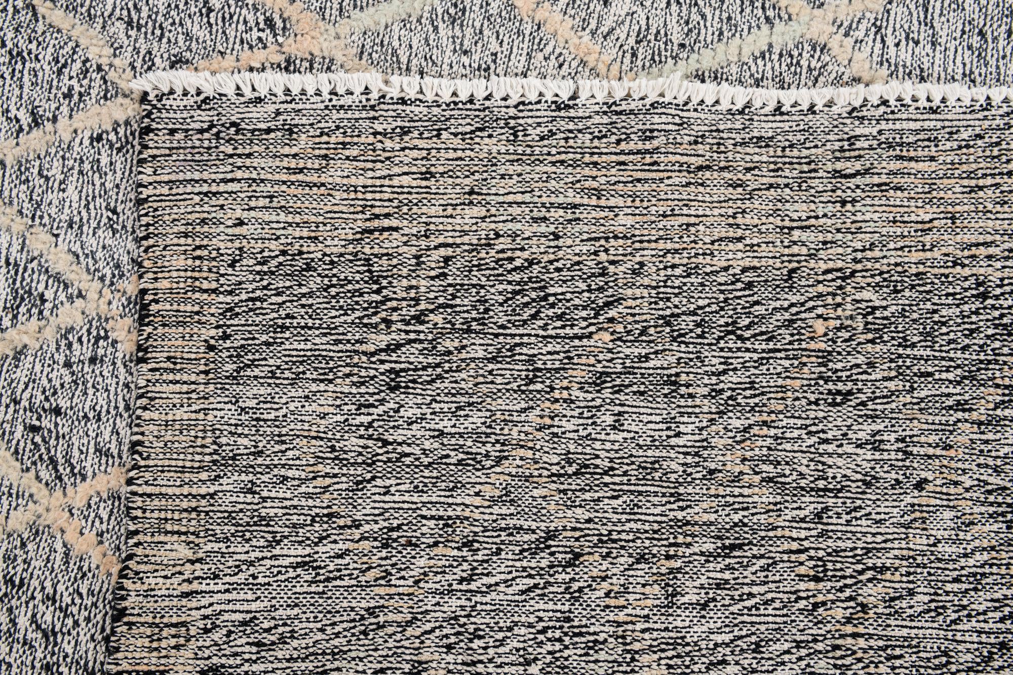 7' 10 x 9' 10 Hand Knotted Darya Wool Rug