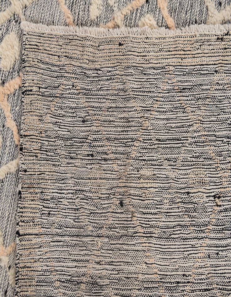 Detail image of 11' 9 x 14' 10 Hand Knotted Darya Wool Rug