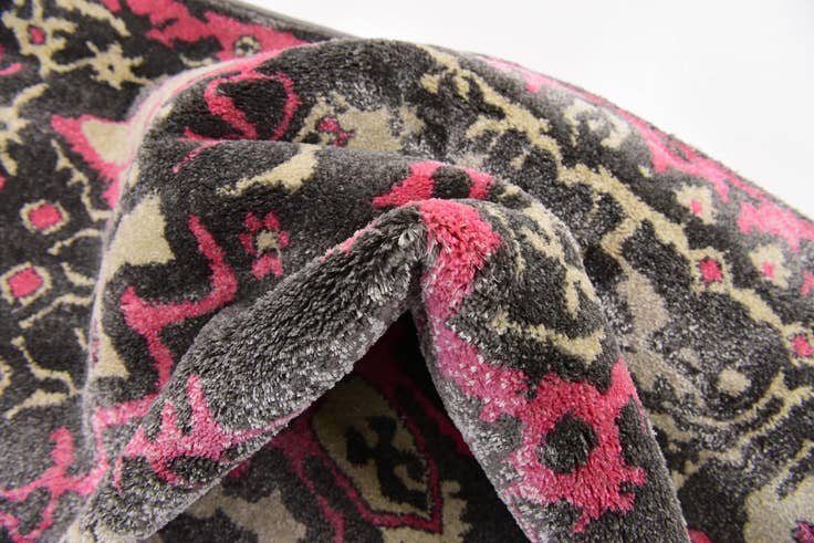 Detail image of 5' x 7' 6 Delilah Rug