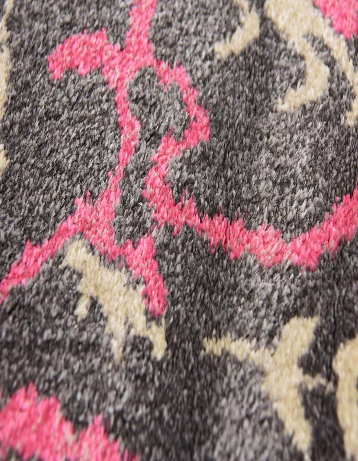 Detail image of 5' x 7' 6 Delilah Rug