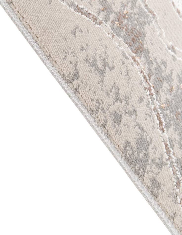 Detail image of 5' 3 x 7' 7 Delilah Rug