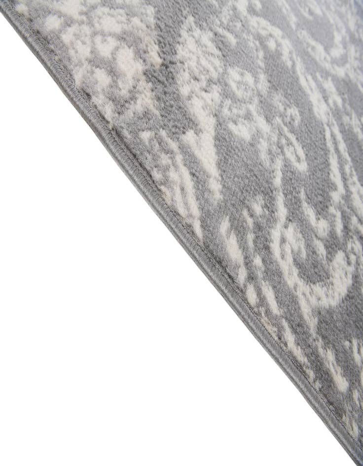 Detail image of 7' 10 x 9' 10 Diana Rug