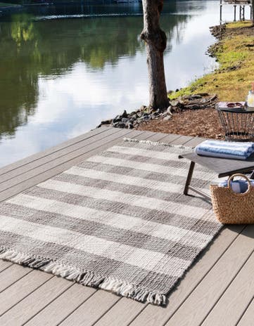 2' 2 x 3' Easy-Clean Eco Plaid Washable Indoor / Outdoor Rug