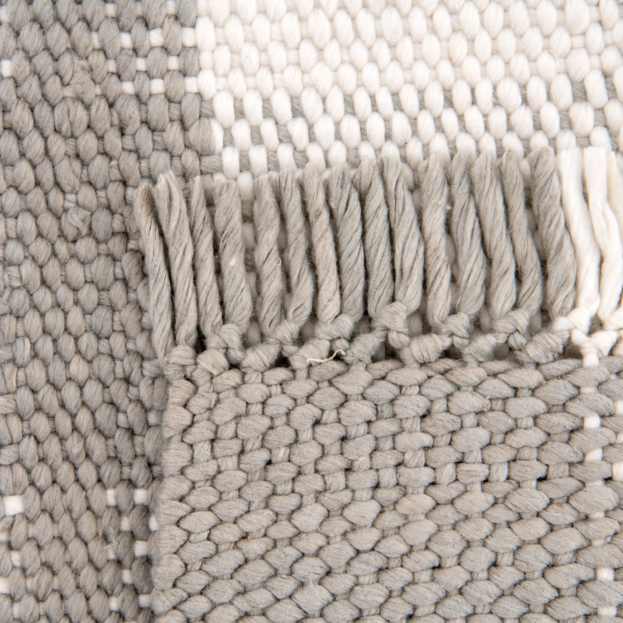6' x 9' Easy-Clean Eco Plaid Washable Indoor / Outdoor Rug