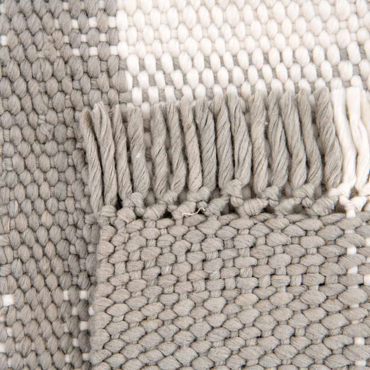 6' x 9' Easy-Clean Eco Plaid Washable Indoor / Outdoor Rug