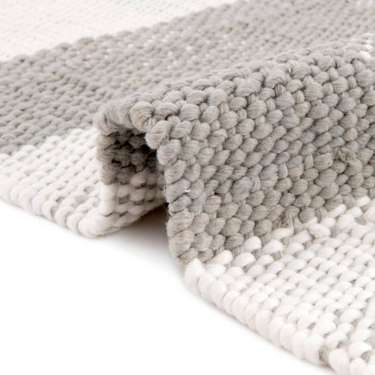 Detail image of 6' x 9' Easy-Clean Eco Plaid Washable Indoor / Outdoor Rug