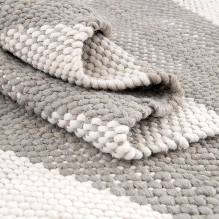 Detail image of 6' x 9' Easy-Clean Eco Plaid Washable Indoor / Outdoor Rug