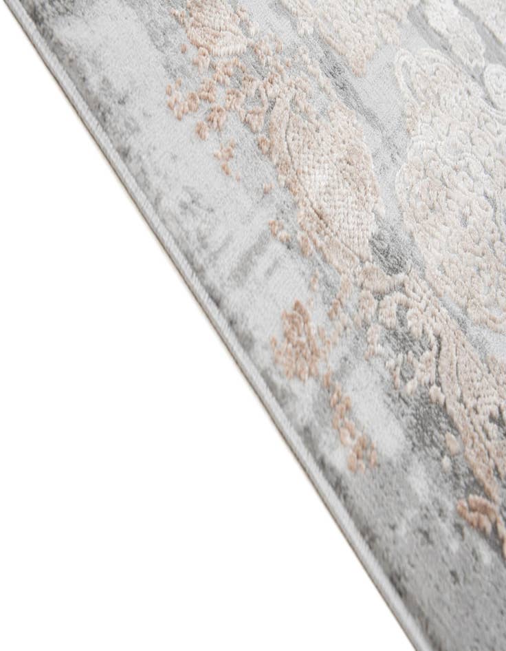 Detail image of 5' 2 x 7' 9 Eliza Rug