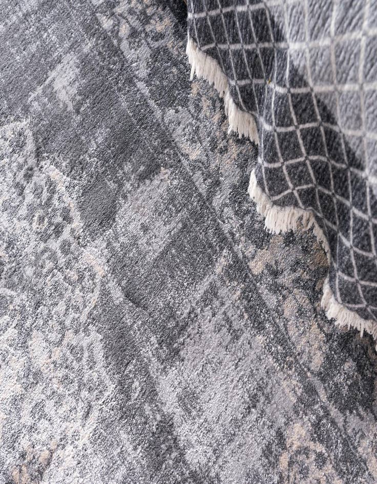 Detail image of 3' 3 x 5' 3 Estate Rug