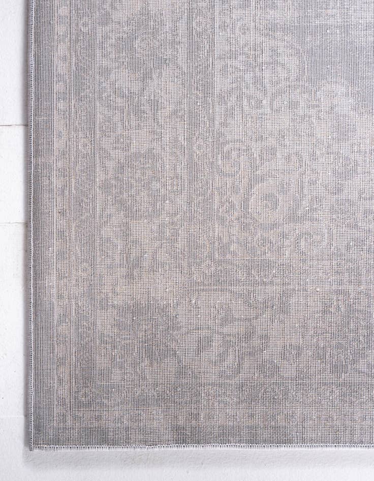 Detail image of 7' 10 x 11' Estate Rug