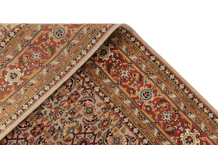 Detail image of 6' 5 x 9' 10 Hand Knotted Farahan Wool Rug