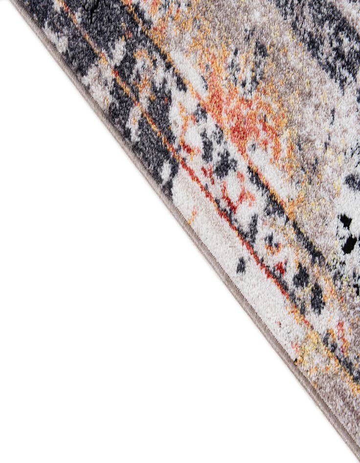 Detail image of 5' 3 x 7' 4 Fleur Rug