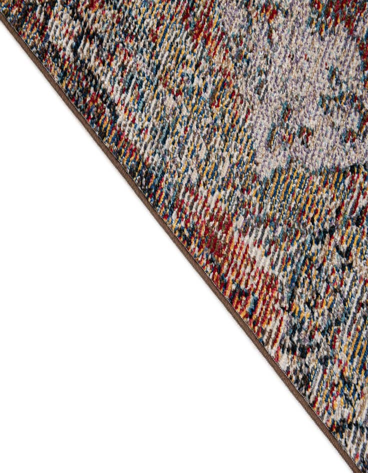 Detail image of 5' 4 x 7' 4 Fleur Rug
