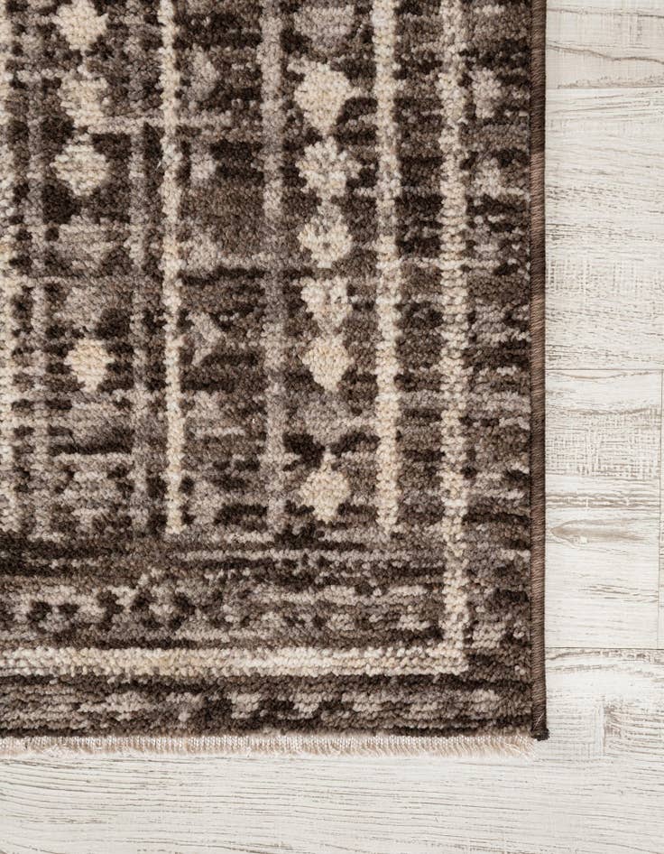 Detail image of 8' x 10' Grand Tradition Rug