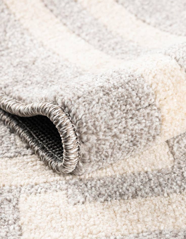 Detail image of 7' x 10' Greek Key Rug