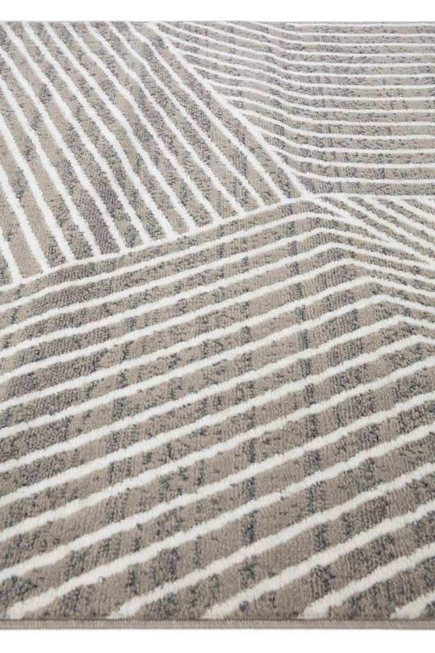 Detail image of 5' 3 x 7' 8 Hanahan Rug