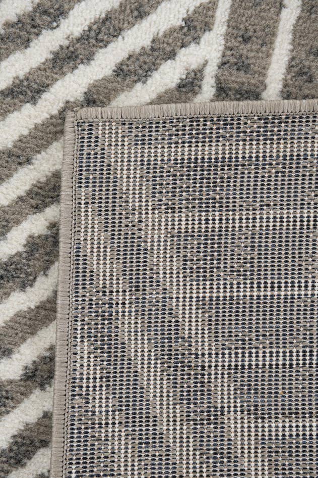 Detail image of 5' 3 x 7' 8 Hanahan Rug