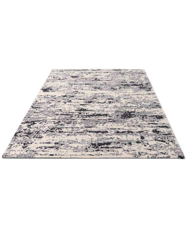Detail image of 5' 2 x 8' 3 Hand Tufted Wool Rug