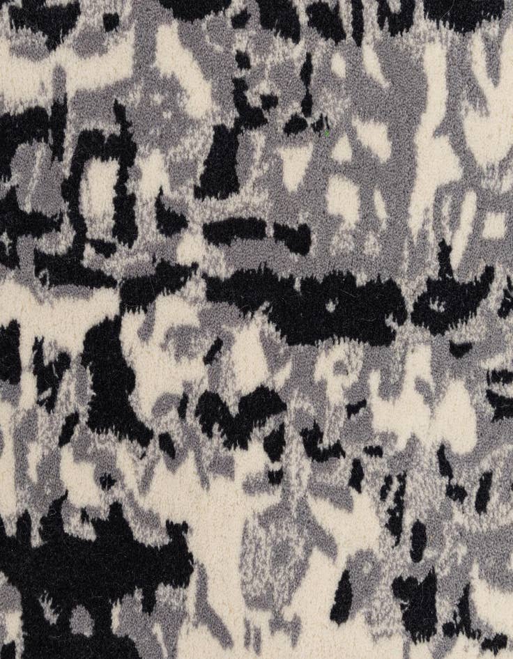 Detail image of 5' 2 x 8' 3 Hand Tufted Wool Rug