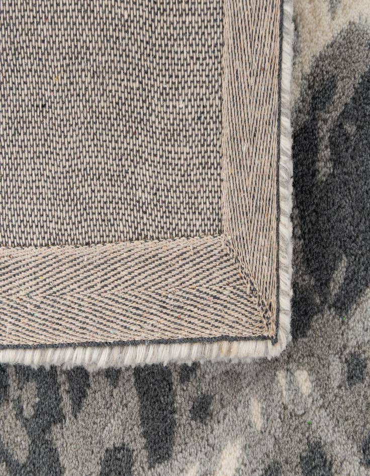 Detail image of 2' 1 x 3' 1 Hand Tufted Wool Rug