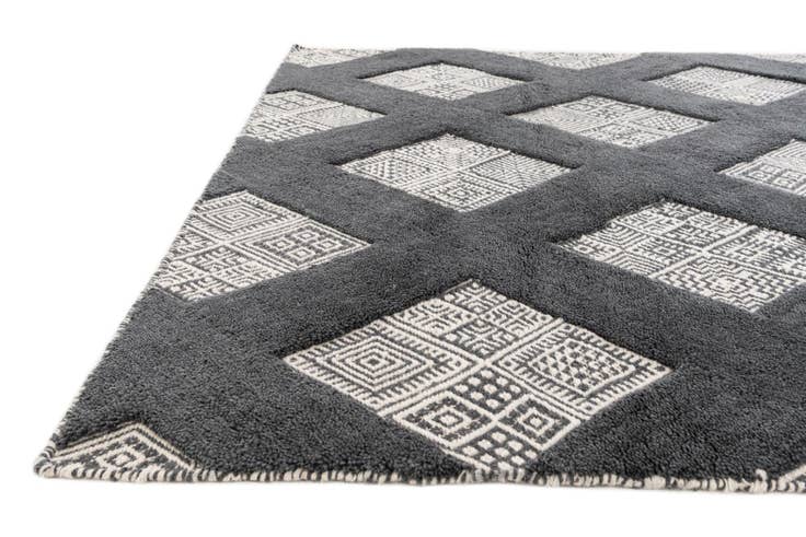 Detail image of 5' 2 x 8' Hand Woven Hand Woven Rug