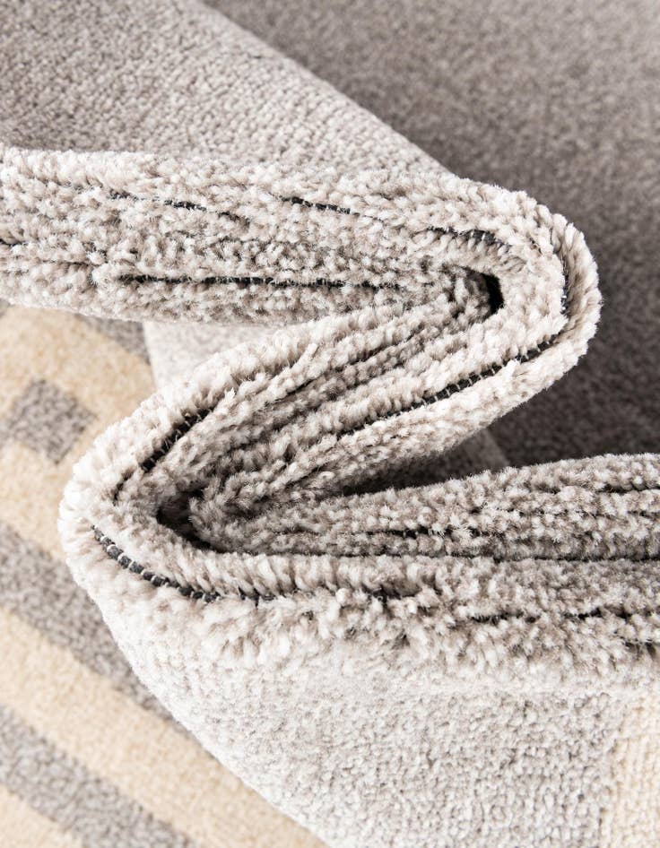 Detail image of 2' x 3' Hera Rug