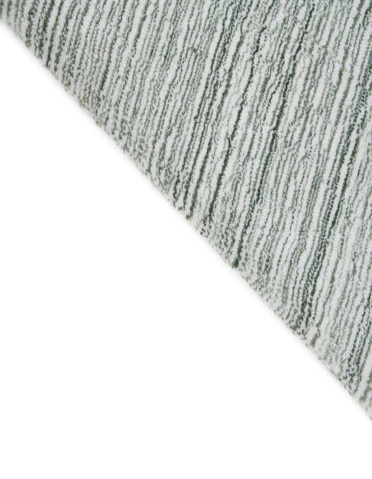 Detail image of 2' 2 x 3' 1  Hand Woven Jill Zarin English Manor Wool Rug