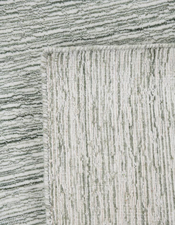 Detail image of 2' 2 x 3' 1  Hand Woven Jill Zarin English Manor Wool Rug