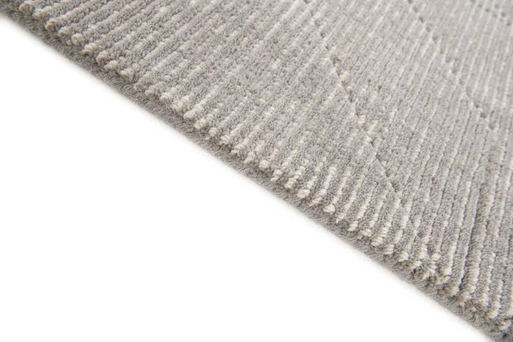 Detail image of 2' x 3' Hand Woven Jill Zarin English Manor Wool Rug