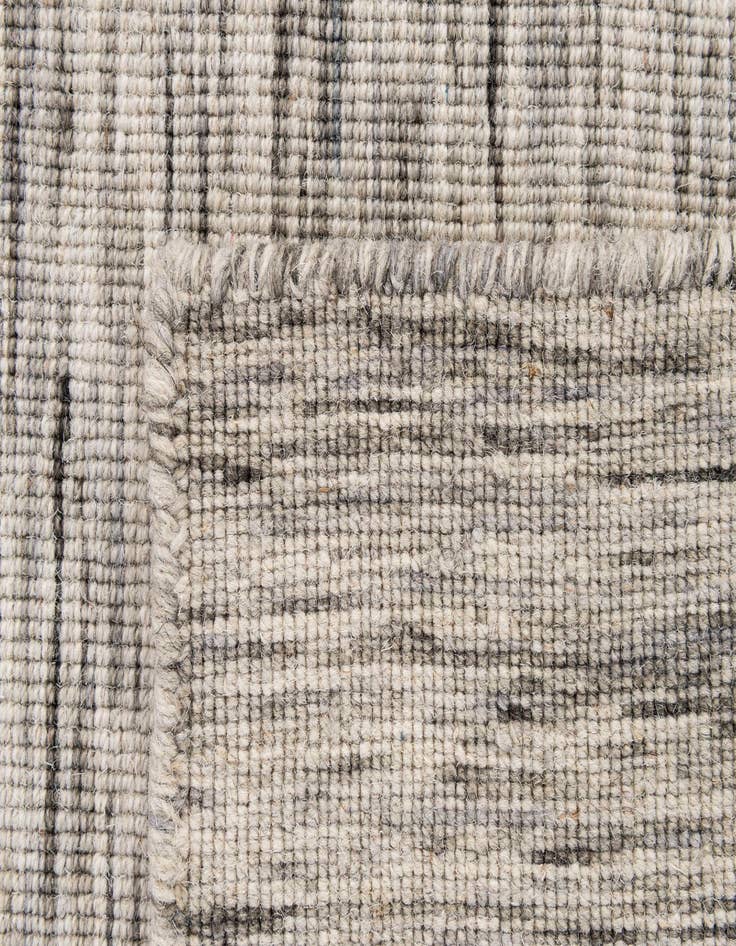 Detail image of 2' 1 x 3' 2  Hand Woven Jill Zarin English Manor Wool Rug