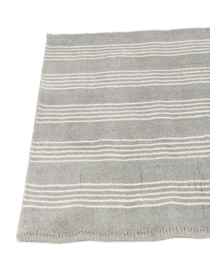 Detail image of 2' 2 x 3' 2 Jill Zarin Natural Wool Rug