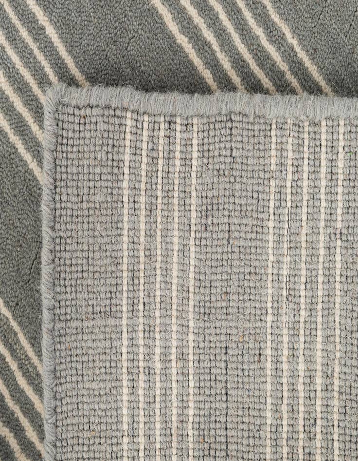 Detail image of 2' 2 x 3' 2 Jill Zarin Natural Wool Rug