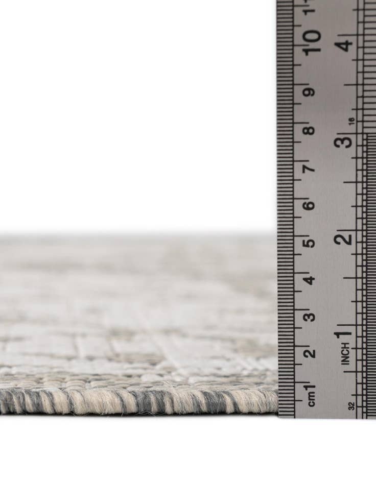 Detail image of 5' 3 x 8' Easy-Clean Jill Zarin Dubai Indoor / Outdoor Rug