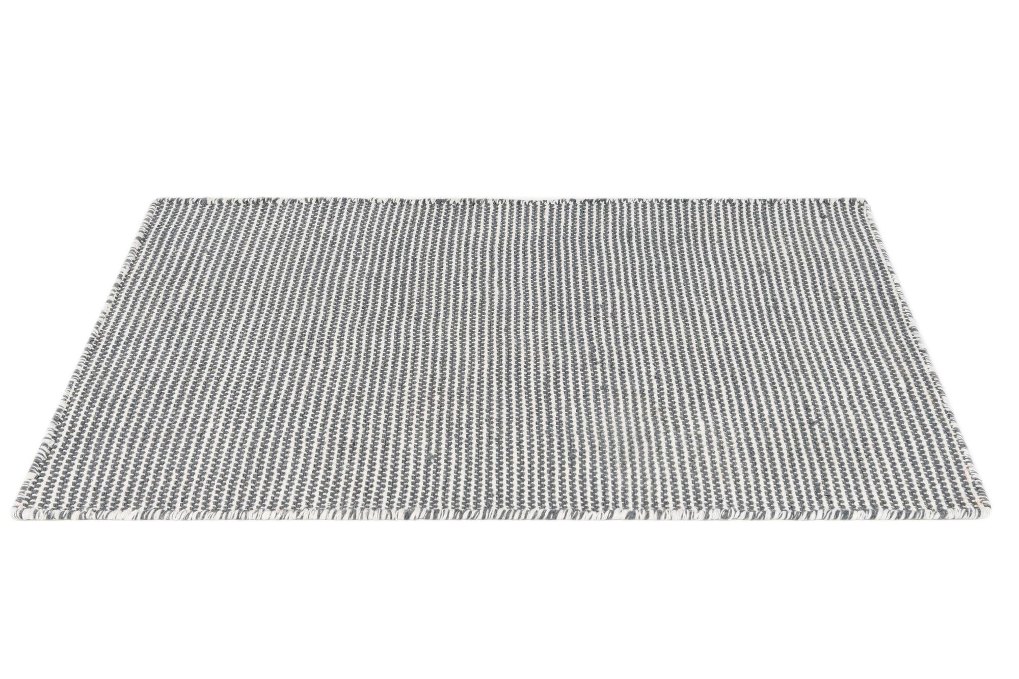 2' 3 x 3' 3 Easy-Clean Jill Zarin Palm Springs Wool Indoor / Outdoor Rug