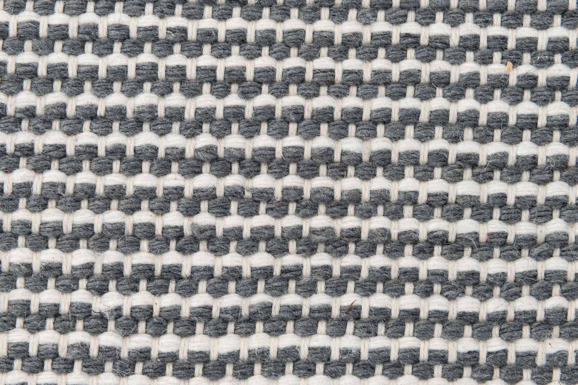 2' 3 x 3' 3 Easy-Clean Jill Zarin Palm Springs Wool Indoor / Outdoor Rug